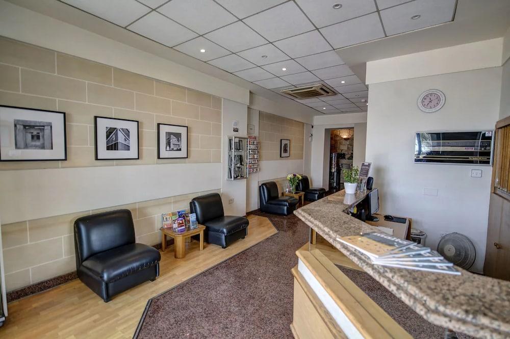 Sliema Chalet Hotel 1