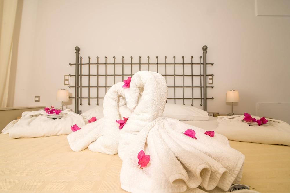 Antinea Suites & SPA Hotel 1