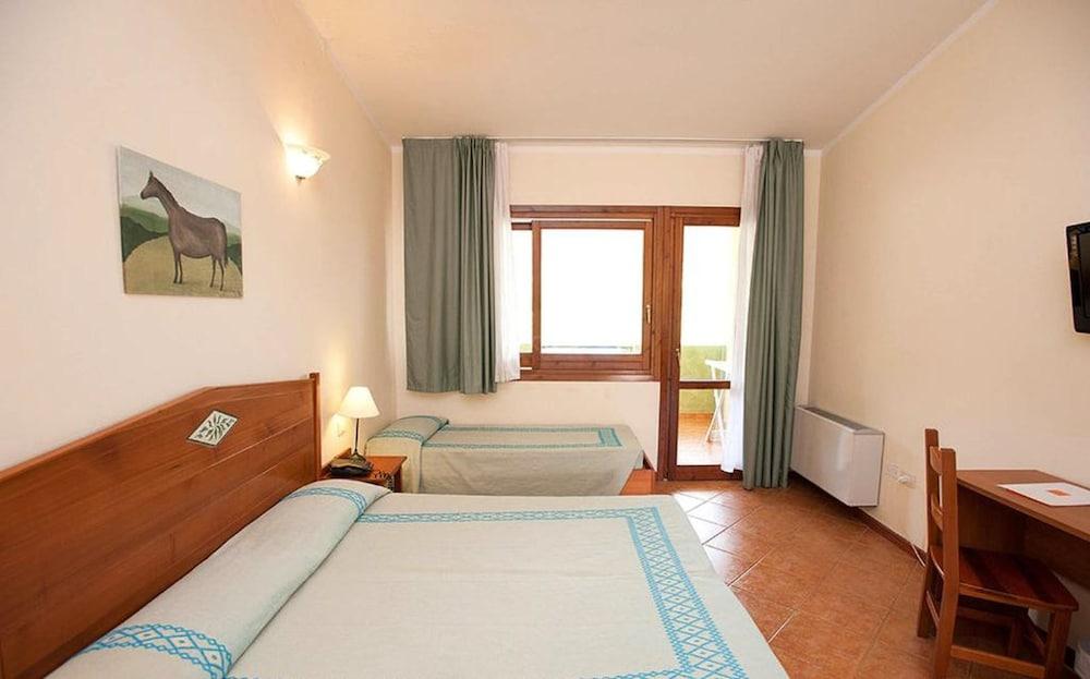 Ih Hotels Villasimius Le Zagare Resort 1