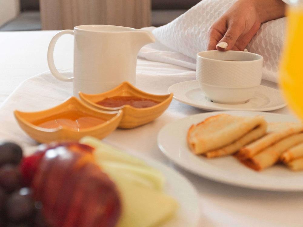 Novotel Cairo Airport 1