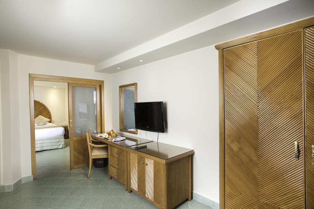 Sunrise Holidays Resort (Adults only) 2