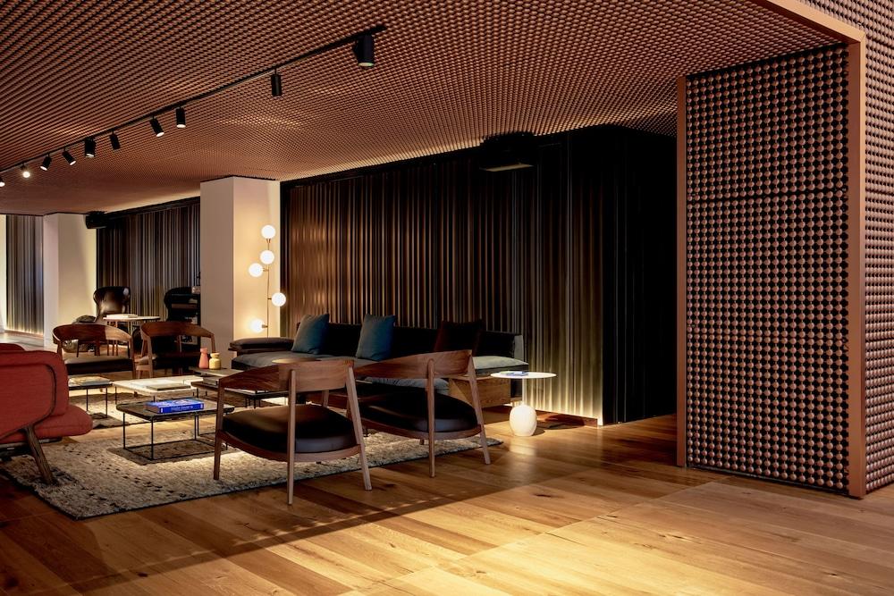 Sir Victor, Part of Sircle Collection 2