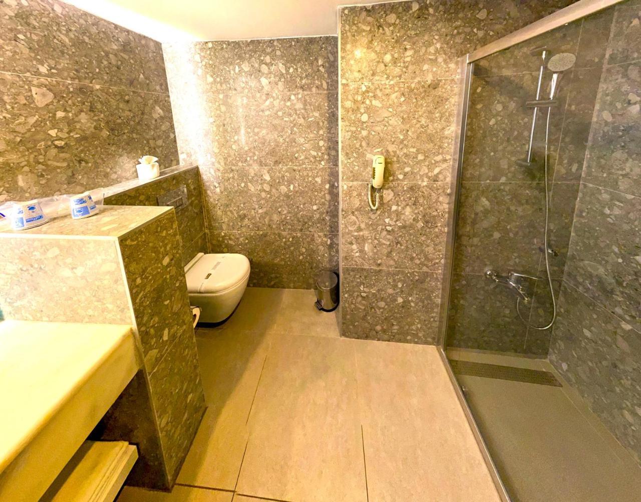 Queen's Park Goynuk 2