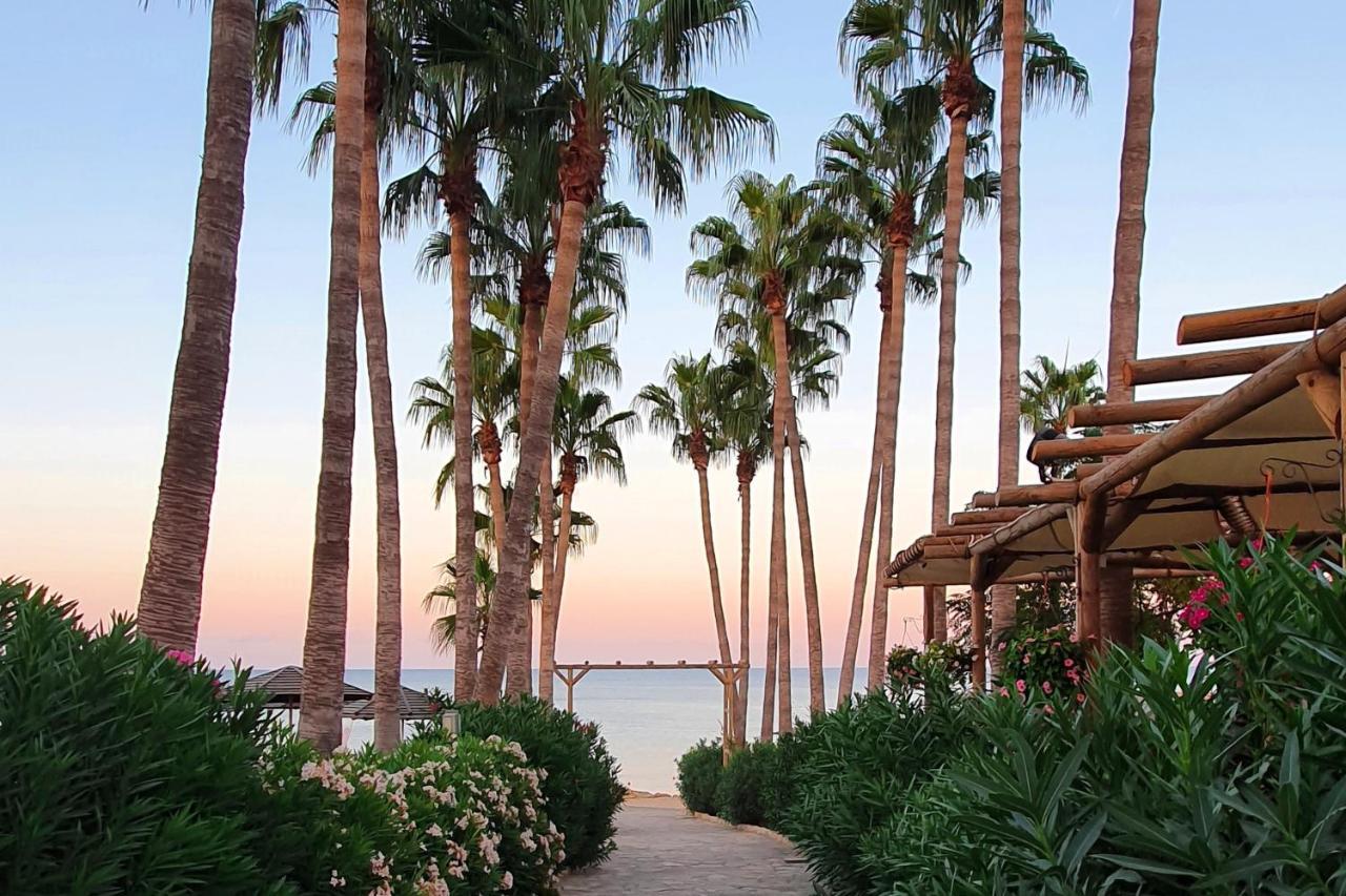 Cavo Maris Beach Hotel 1