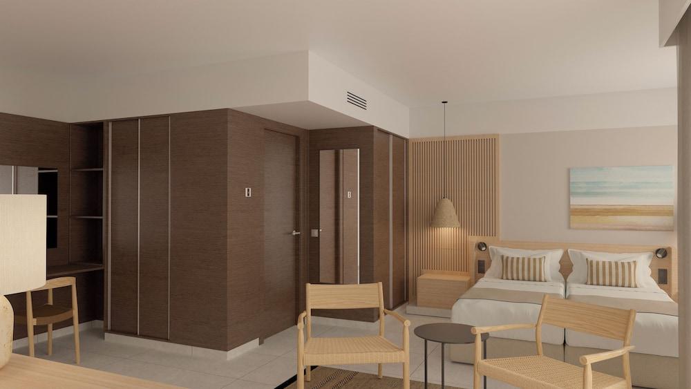 Aqua Hotel the Breeze & SPA (Adults only) 1