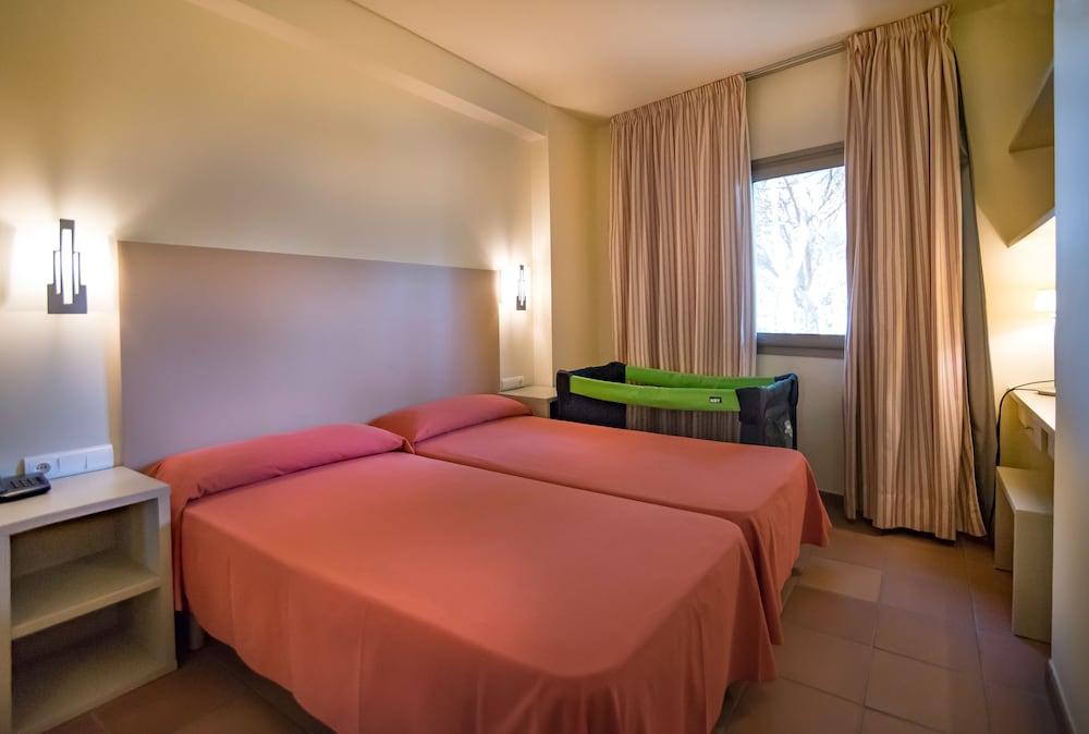 Aparthotel Ciutat de Palol 2