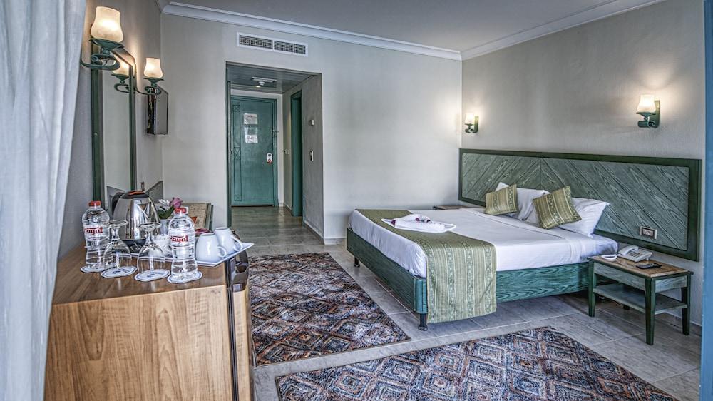 Falcon Hills Hotel 2