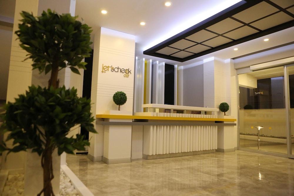 Let's Stay Boutique Hotel (Adults only) 1