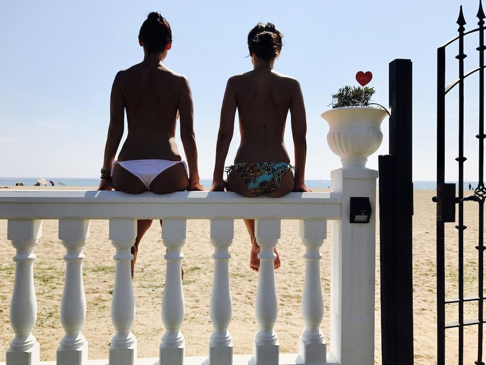 Beach House Barcelona Hot Tub & Beach Access