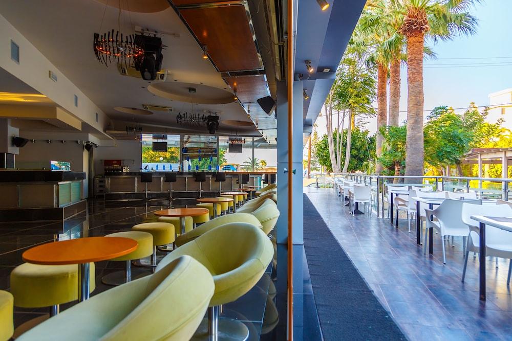 The Residence - Adults Only 1