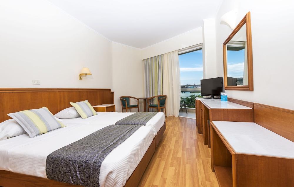 Apollo Beach Hotel 2