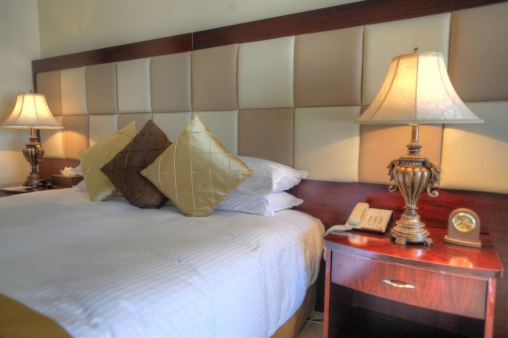 Grand Hotel Excelsior 1