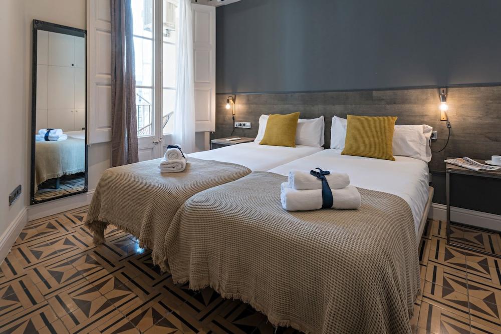 Habitat Apartments Eixample Balconies 1