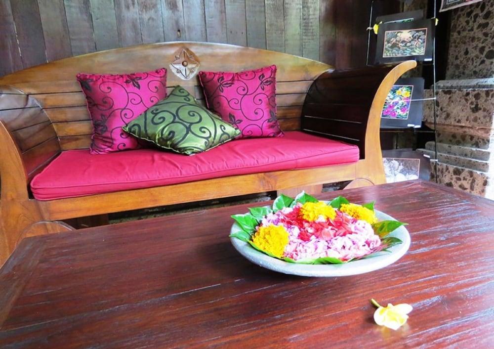 Sama's Cottages And Villa 2