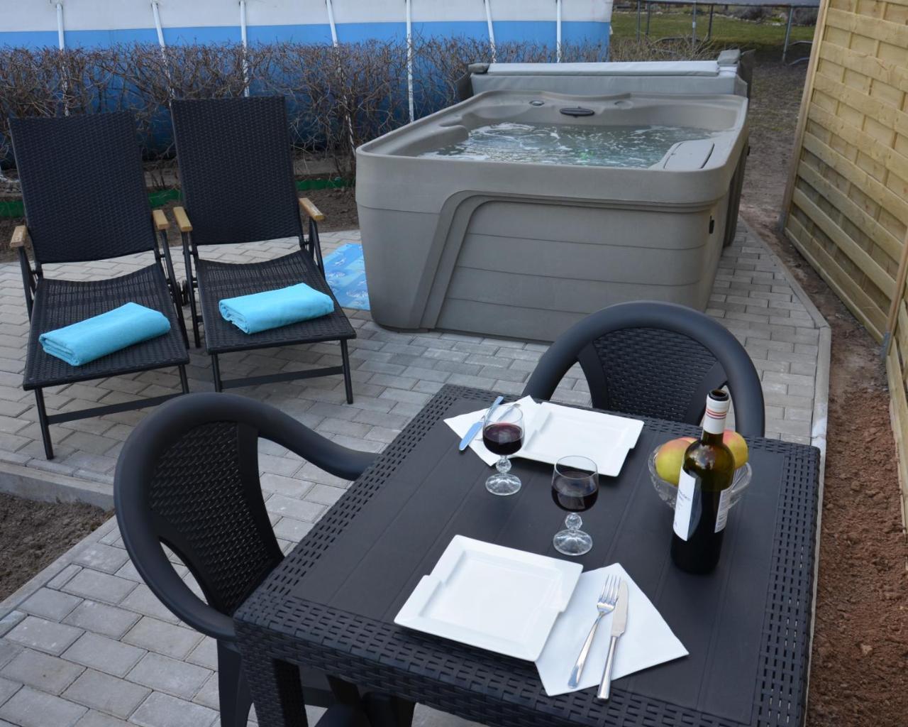 Apartments with Outdoor SPA Jacuzzi And Sauna 2