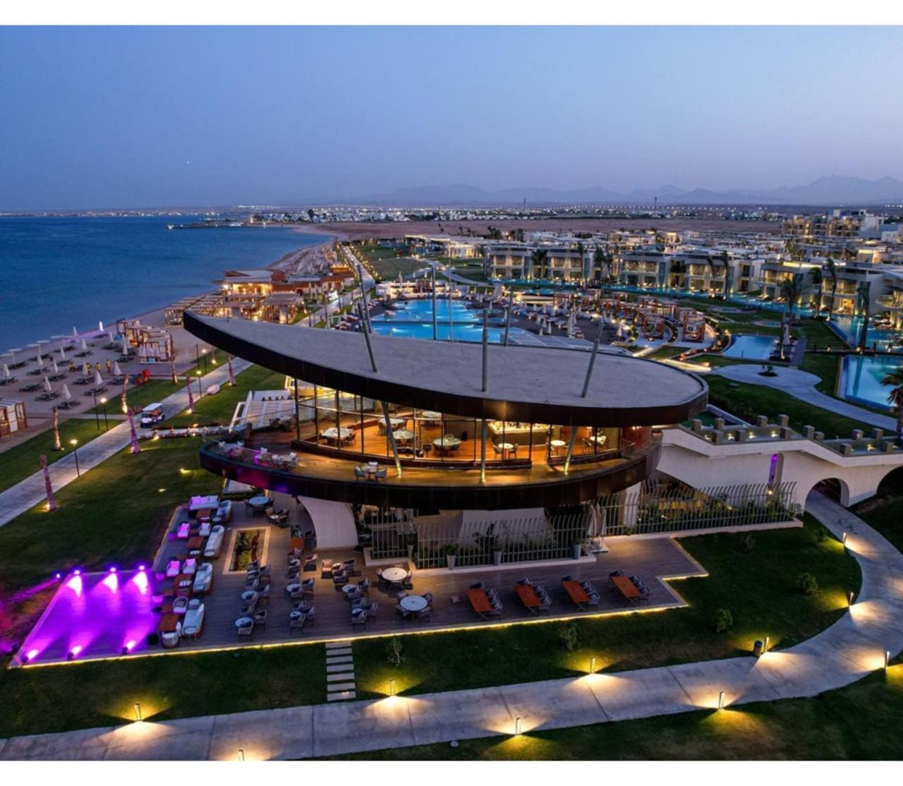 Rixos Premium Magawish Suites & Villas 1