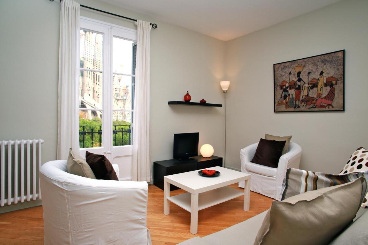 Barcelonaforrent Plaza Sagrada Familia 1