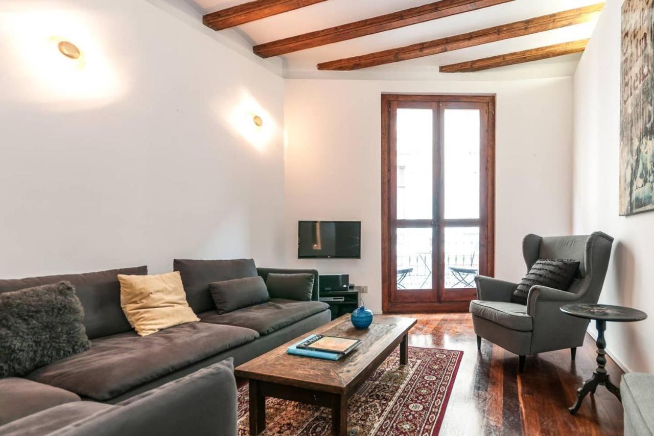 Barcelonaforrent Alessandra Central Ramblas