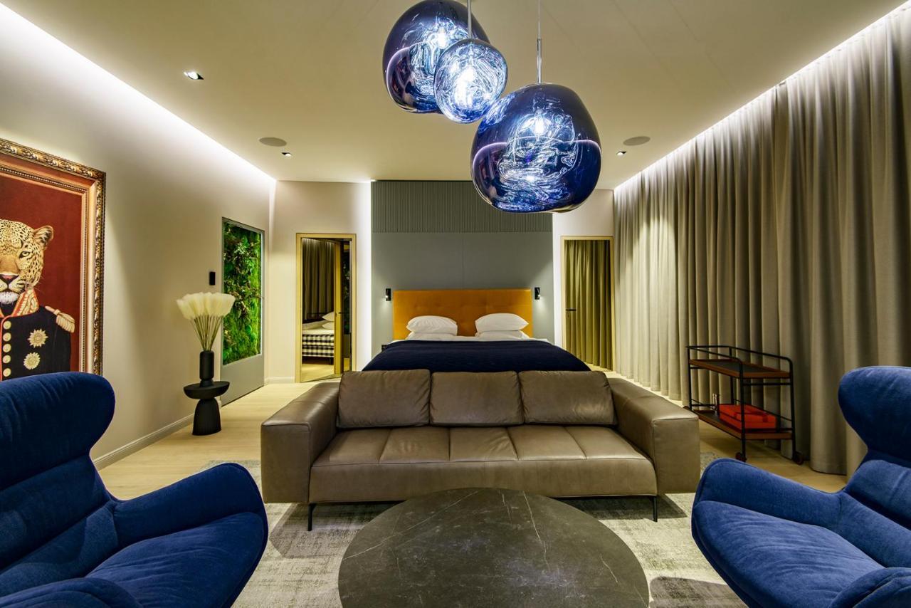 Luxury Smart Home Apartment in Vilnius Old Town, Sleep on Hastens