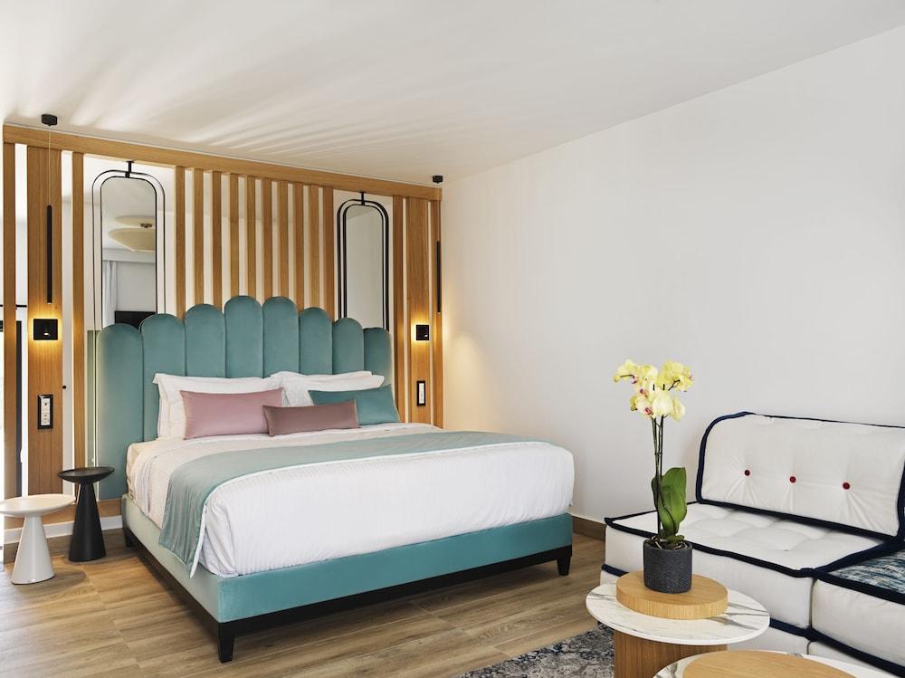 Cresanto Luxury Suites (Adults only) 2