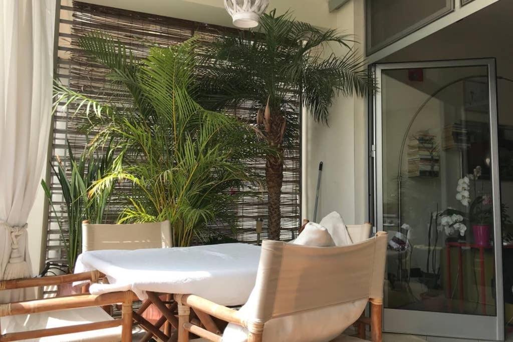 Modern Apartment Giovanni Square Iun Q6922 1