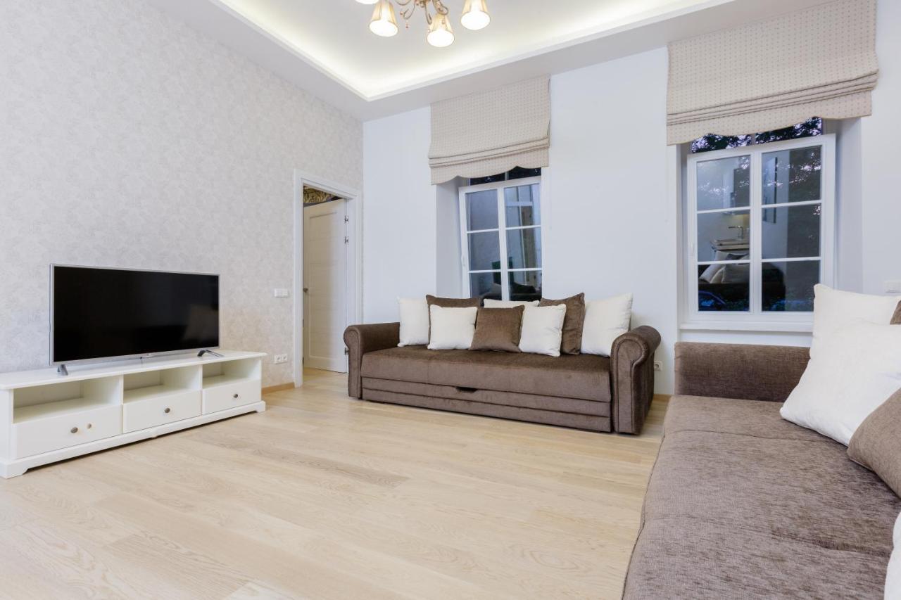 Center Avenue Apartments 2