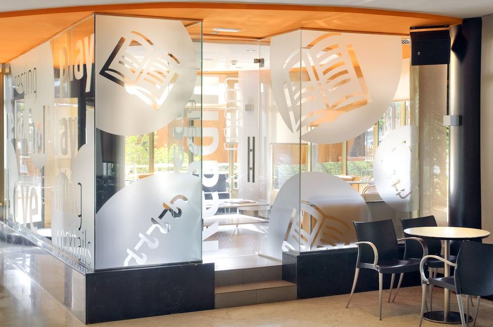 Hotel Mercury by Alegria