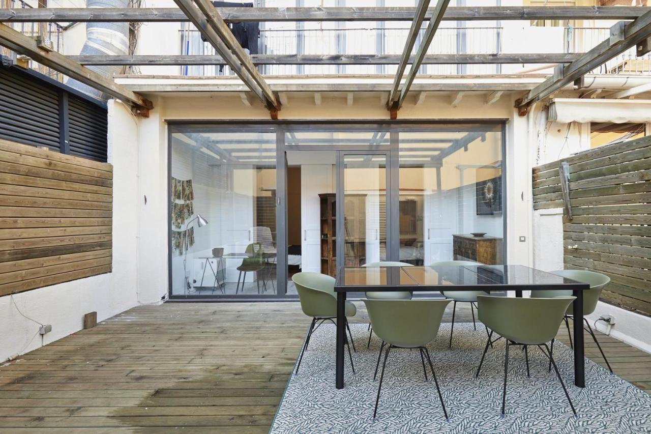 The Collection Barcelona - Classy 3bd - 2bth with Private Patio in Eixample 1