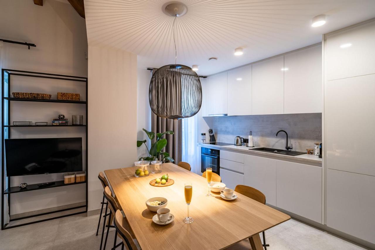 Agape Suite Old Town-Luxury Two Bedroom Apartment 1