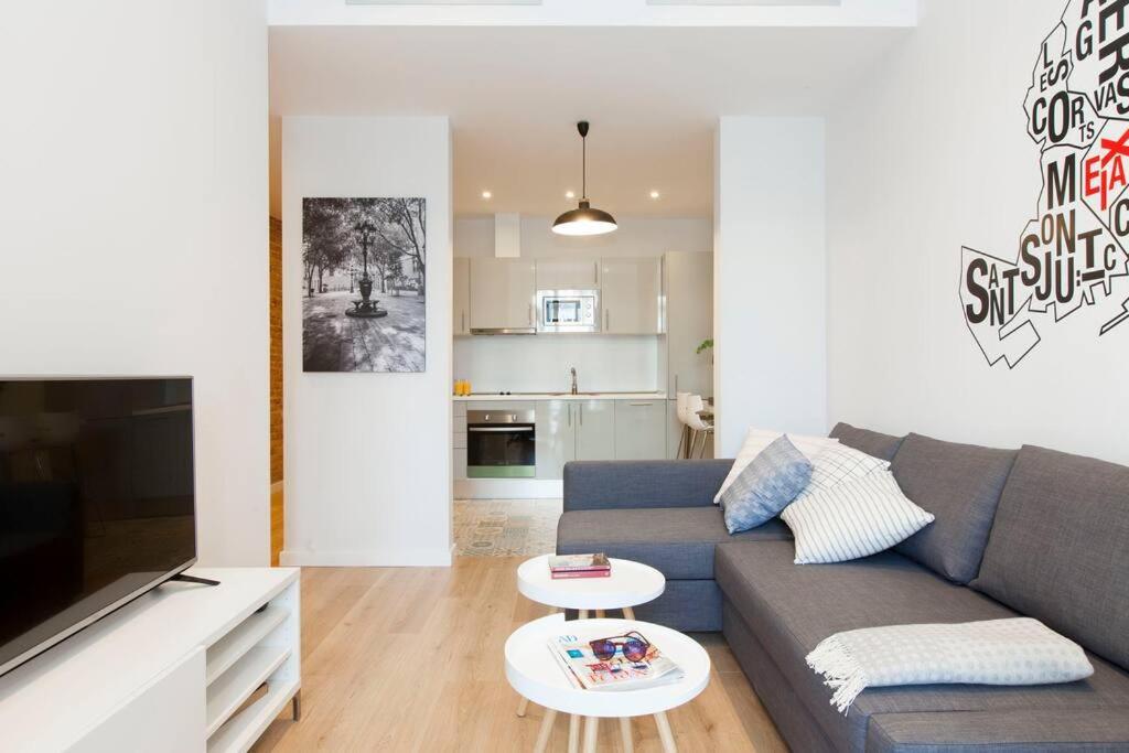 The Collection Barcelona - Beautiful 4bd 4ba Apartment in Eixample District 1