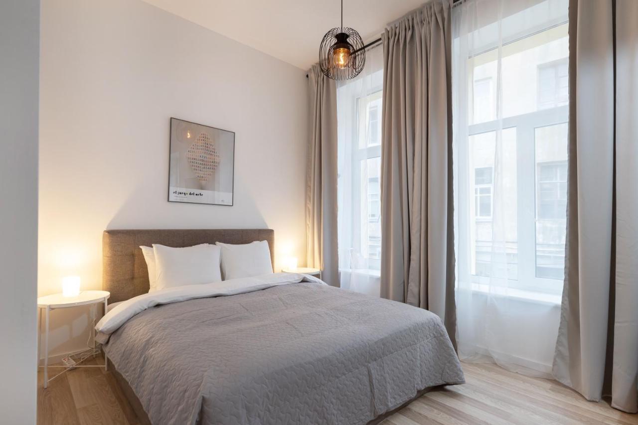 #Stayhere - Modern & Central Studio Apartments