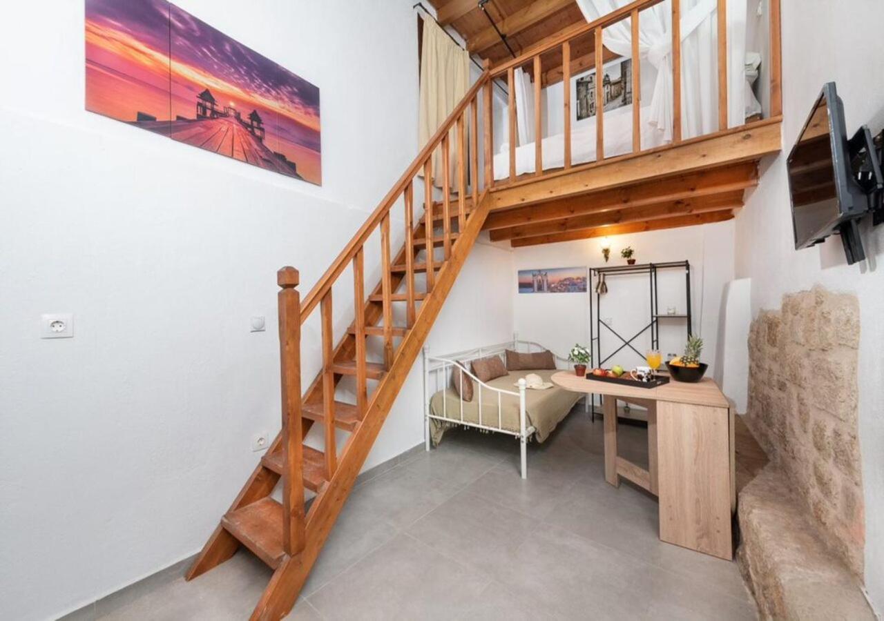 Emerald Dream House#Poiessa, Medieval Town 1