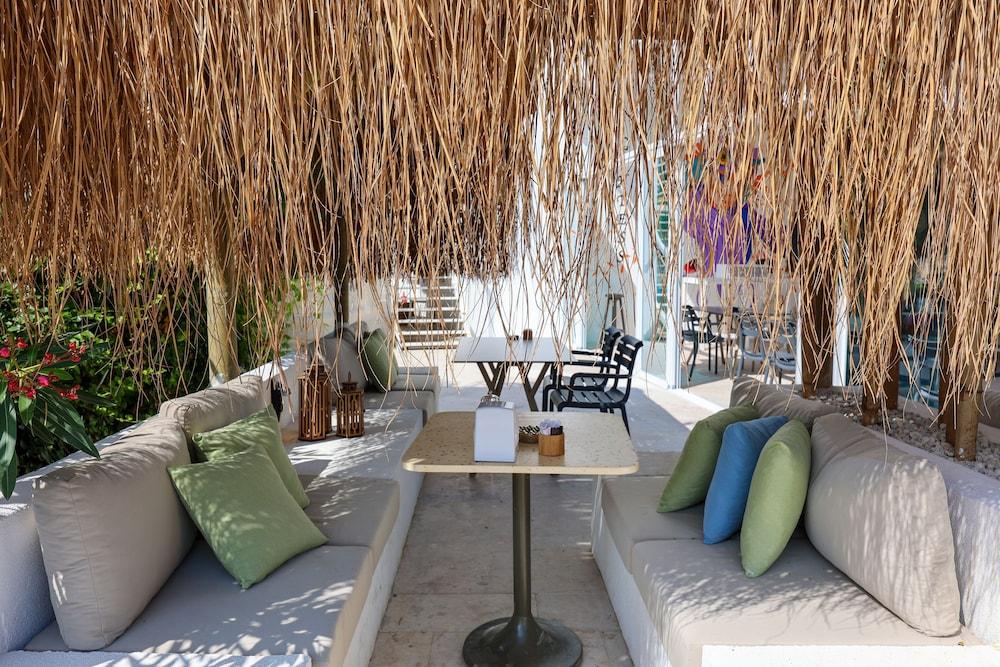 Contess by Faros Hotel