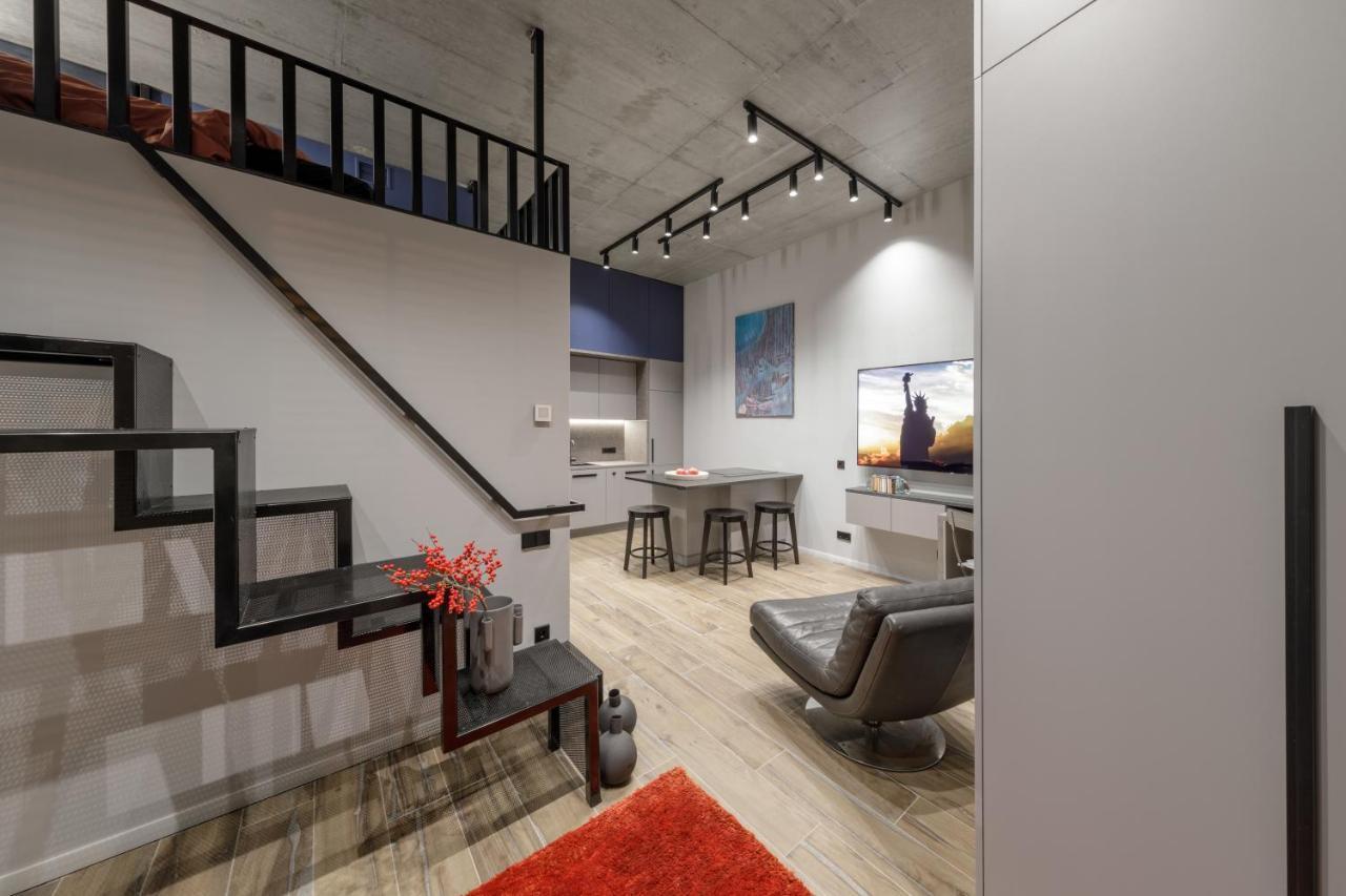 Ivis House Modern Apartment in Vilnius Old Town with Balcony