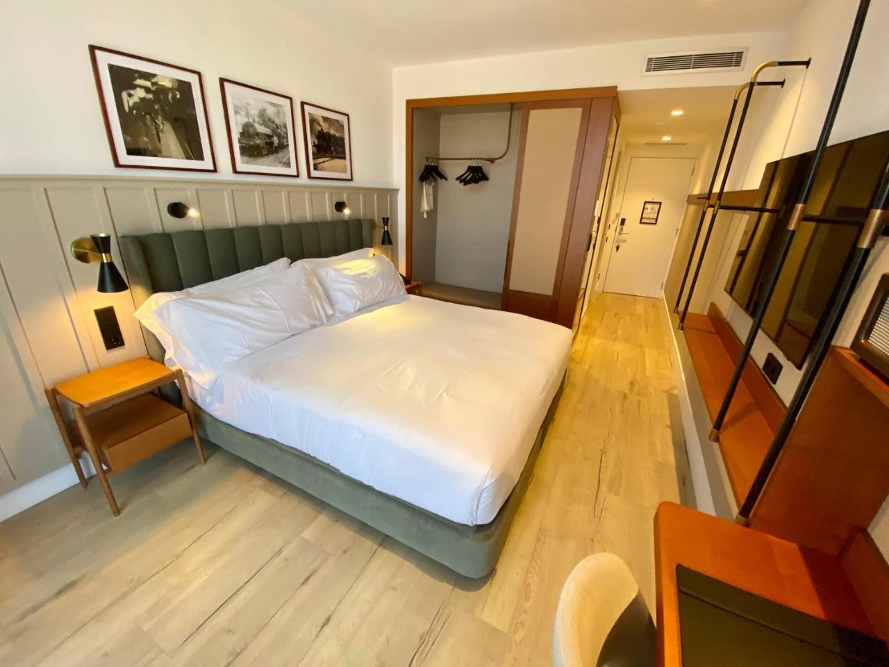 Via Sants Hotel Barcelona, Tapestry Collection by Hilton 2