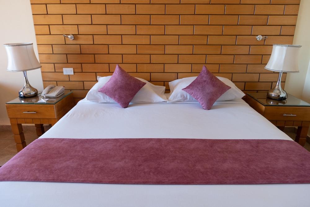 Parrotel Aqua Park Resort