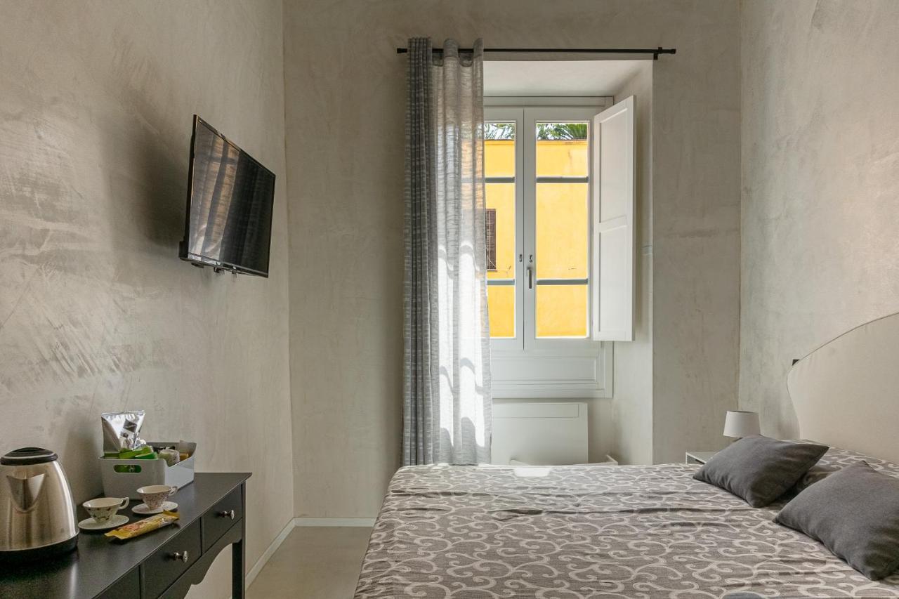 Flower Rooms Cagliari 2