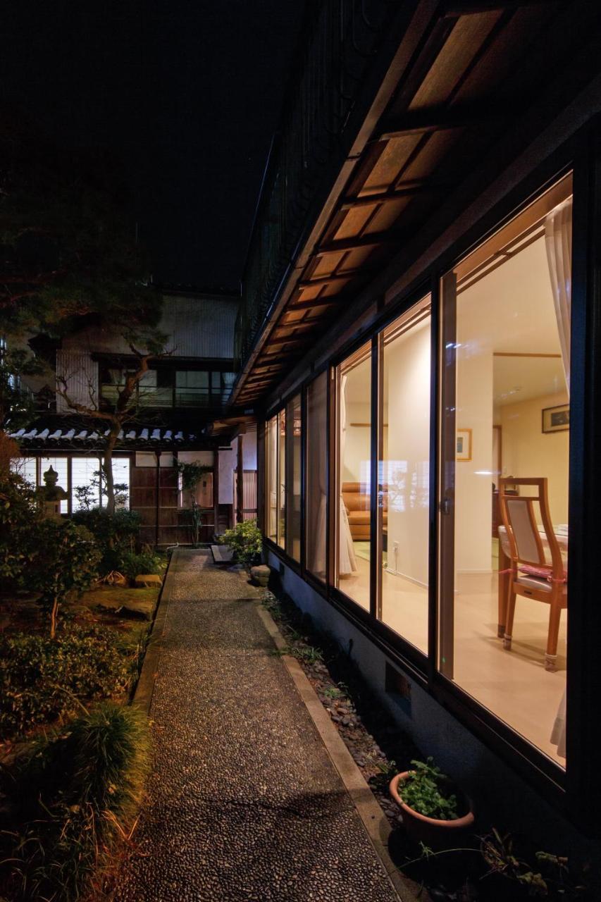 Kanazawa Seiren Le Lotus Bleu 1