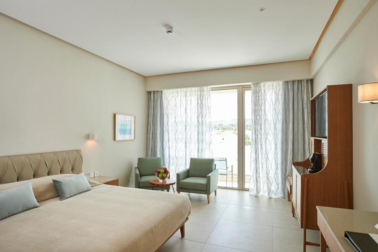 Sunrise Jade - Adults Only 1