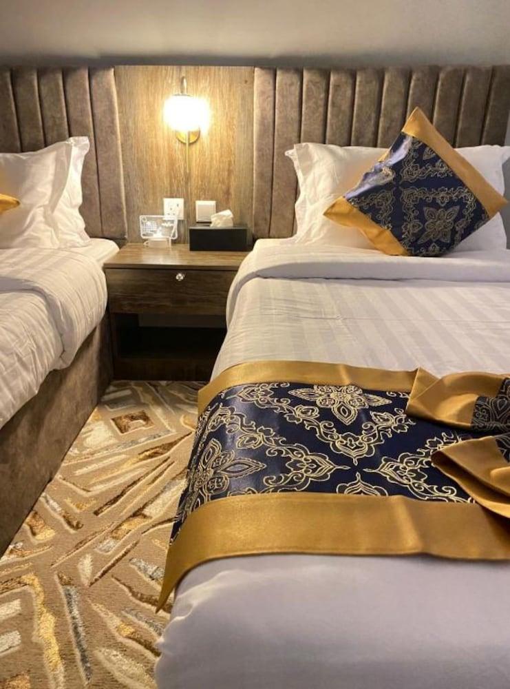 Desert Paradise Hotel 2