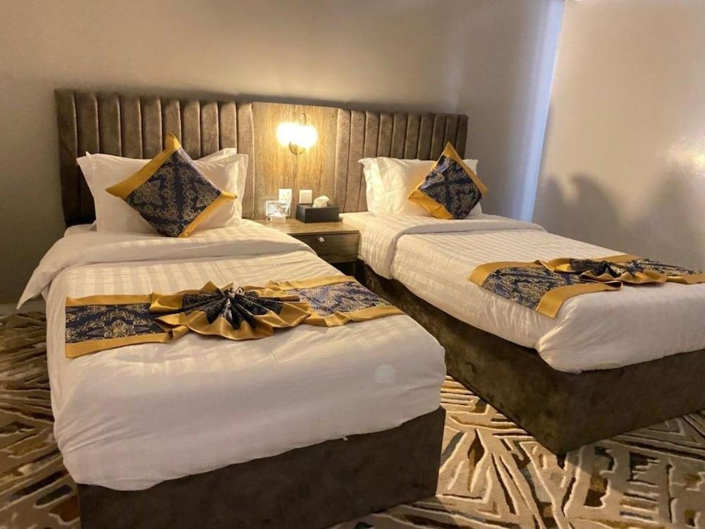 Desert Paradise Hotel 1