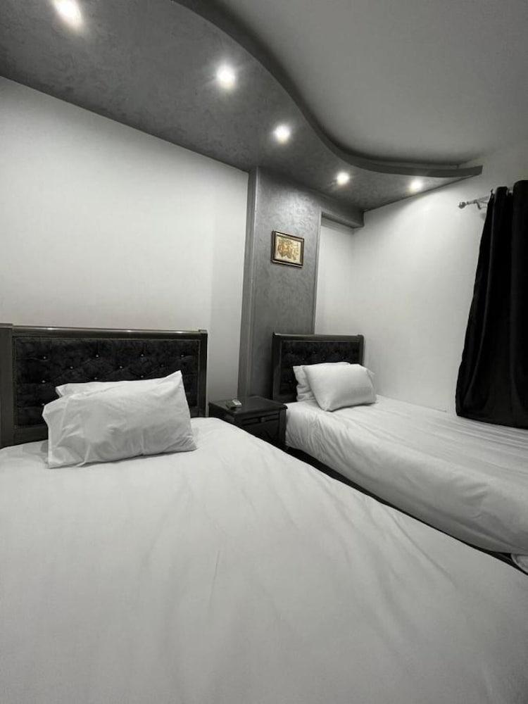 Heaven Pyramids View Apartment 2