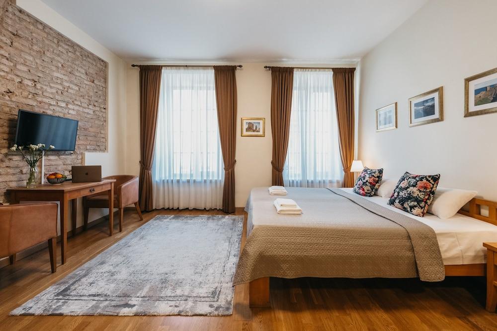 Cathedral Old Town Suites