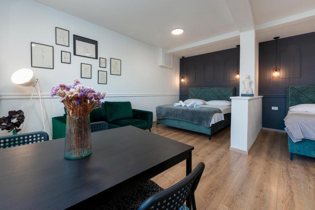 Guest House Allineeddubrovnik Choose Between Double Room Or Penthouse Or Studio Apartments Free Parking 2