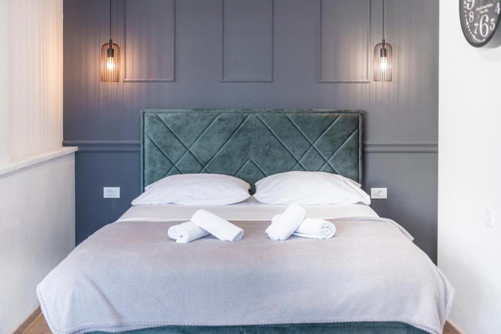 Guest House Allineeddubrovnik Choose Between Double Room Or Penthouse Or Studio Apartments Free Parking