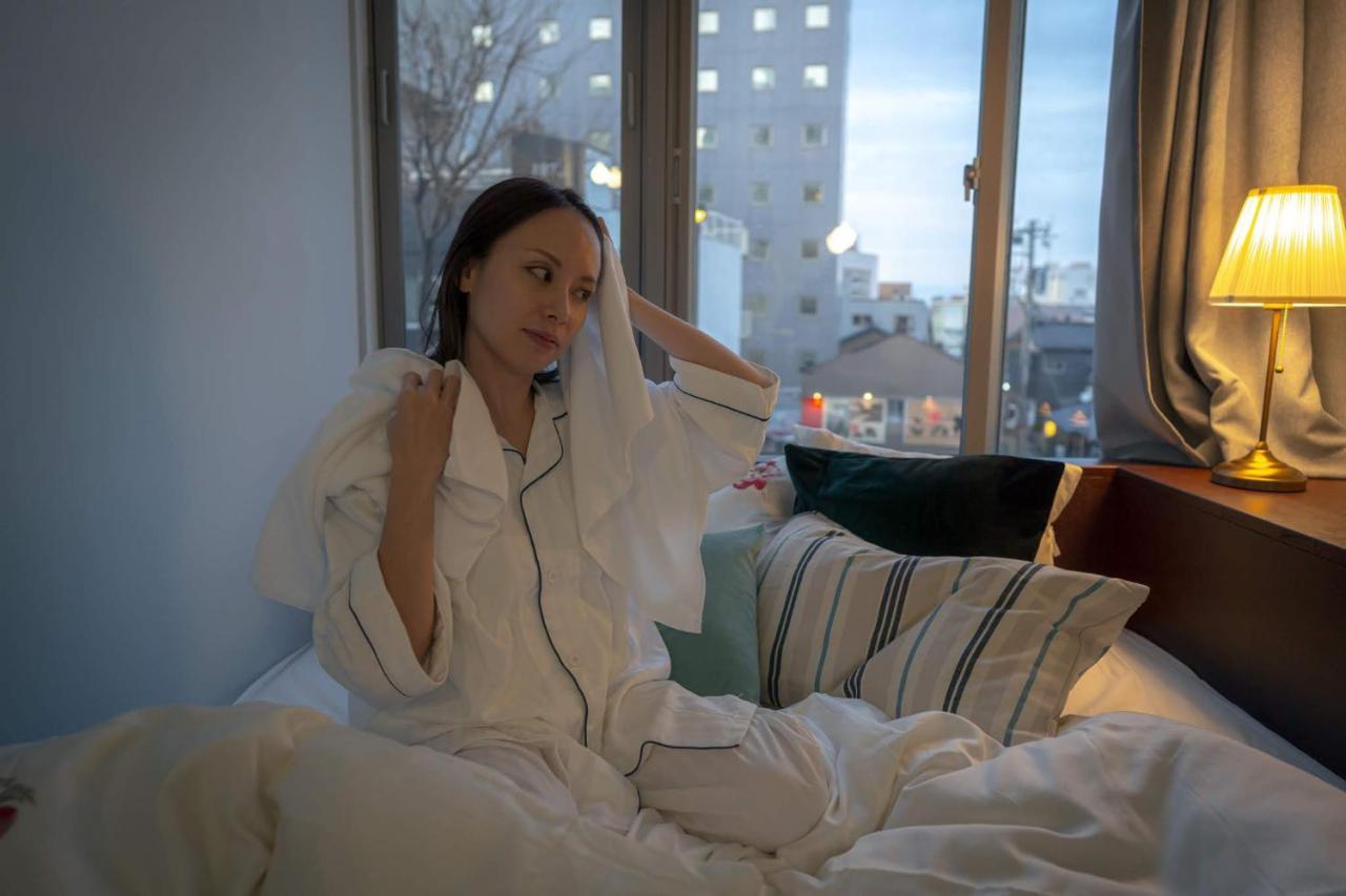 Hotel Trim-Caters To Women (Adults only) 1