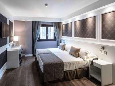 Catalonia Magdalenes 1