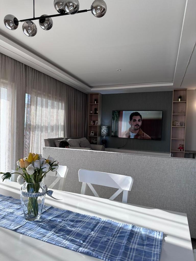 شقه فندقيه عائليه اطلاله على النيل بانوراما 1