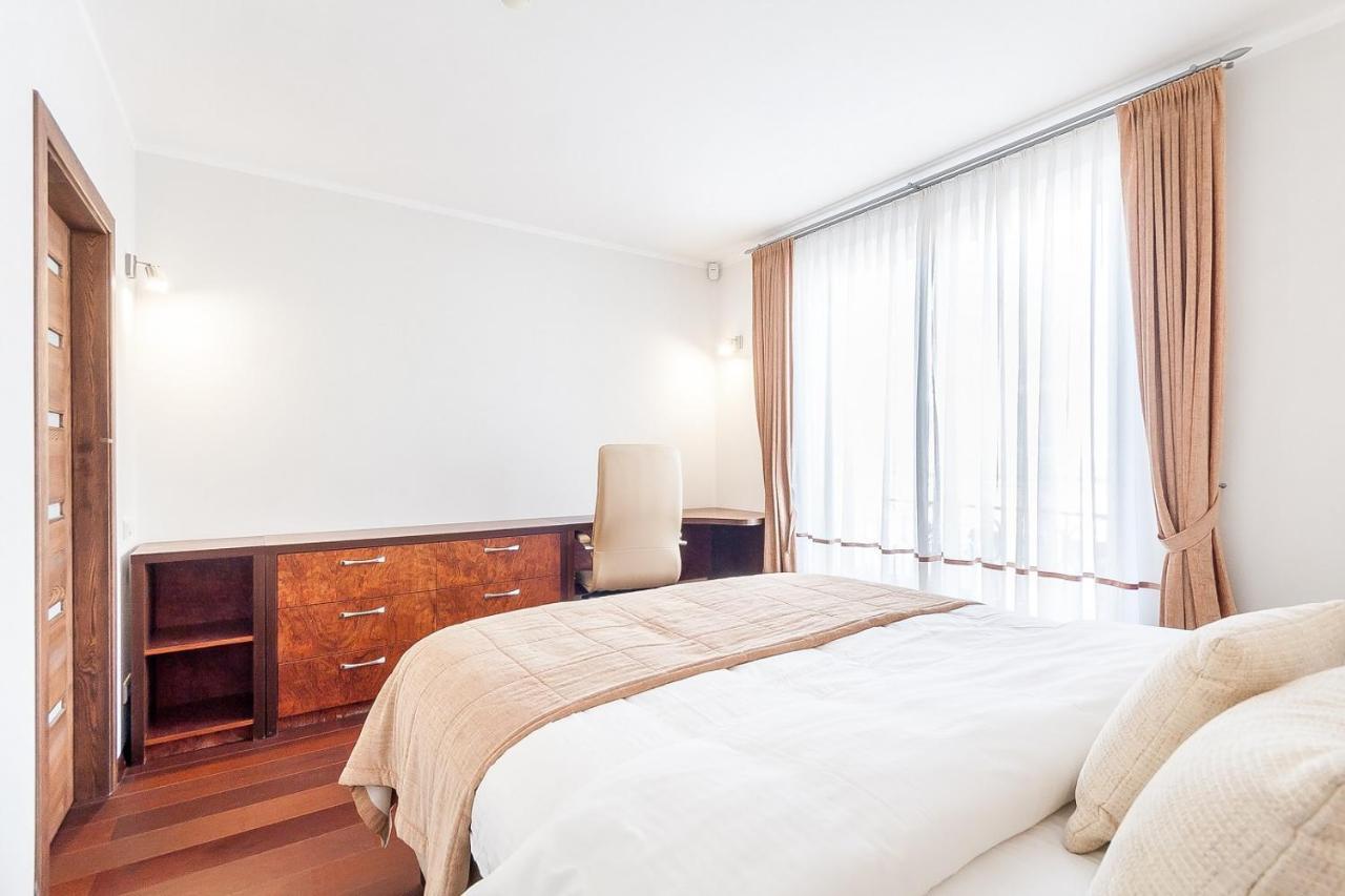 Central Apartment in Gedimino Av by Urban Rent 2