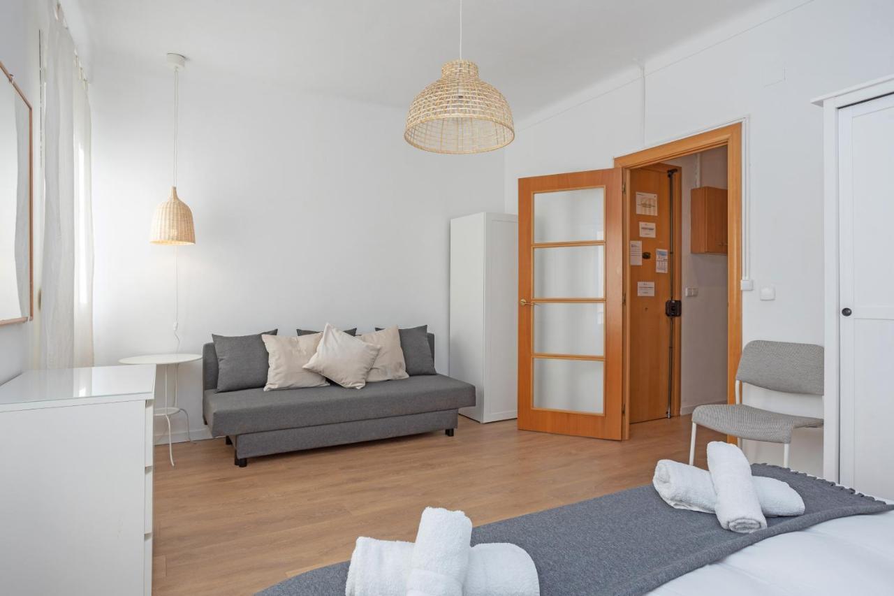 Housalia Lepant 3 Bedroom Apartment 300 Meters de Sagrada Familia 1